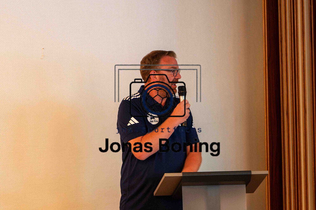 Fußball I E-Junioren I Saison 2025-2026 I OM-Cup Lüsche I Sonntag  I 23237 | jns.sportfotos - Realisiert mit Pictrs.com