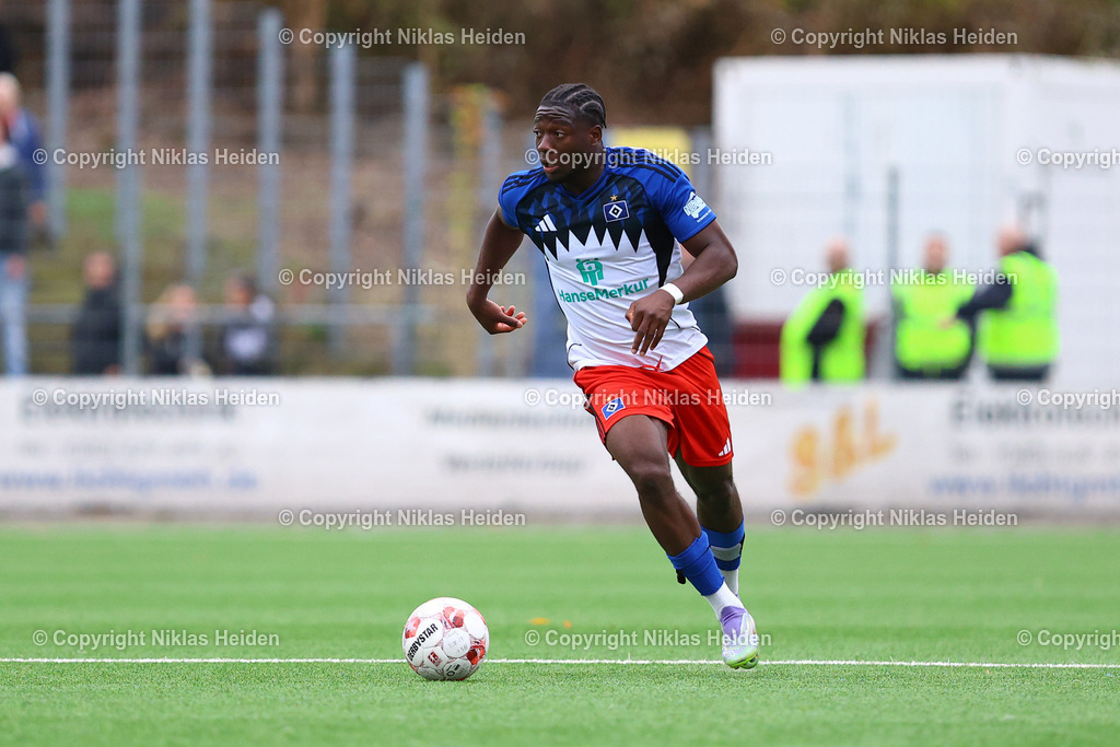 NH_HamburgerSVU21_SVWerderBremenU23_RegionalligaNord_11102025 | #15 Kelvin Oluwasijibomi Ojo (Hamburger SV U21)Fußball I Herren I Regionalliga Nord I Saison 2025-2026  I 14. Spieltag I Hamburger SV U21 - SV Werder Bremen U23 I 11.10.2025 I Stadion Hoheluft