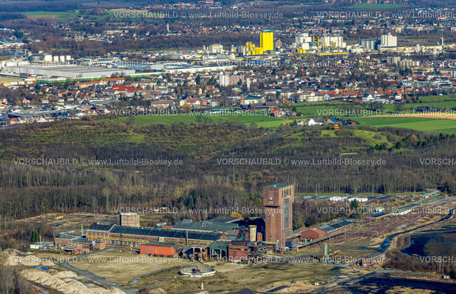 Hamm230204761 | Luftbild, Hammerkopfturm Zeche Robert Bergwerk Ost, CreativRevier Heinrich Robert, Blick zum Hafen und Brökelmann Ölmühle, Stadtbezirk Herringen, Hamm, Ruhrgebiet, Nordrhein-Westfalen, Deutschland