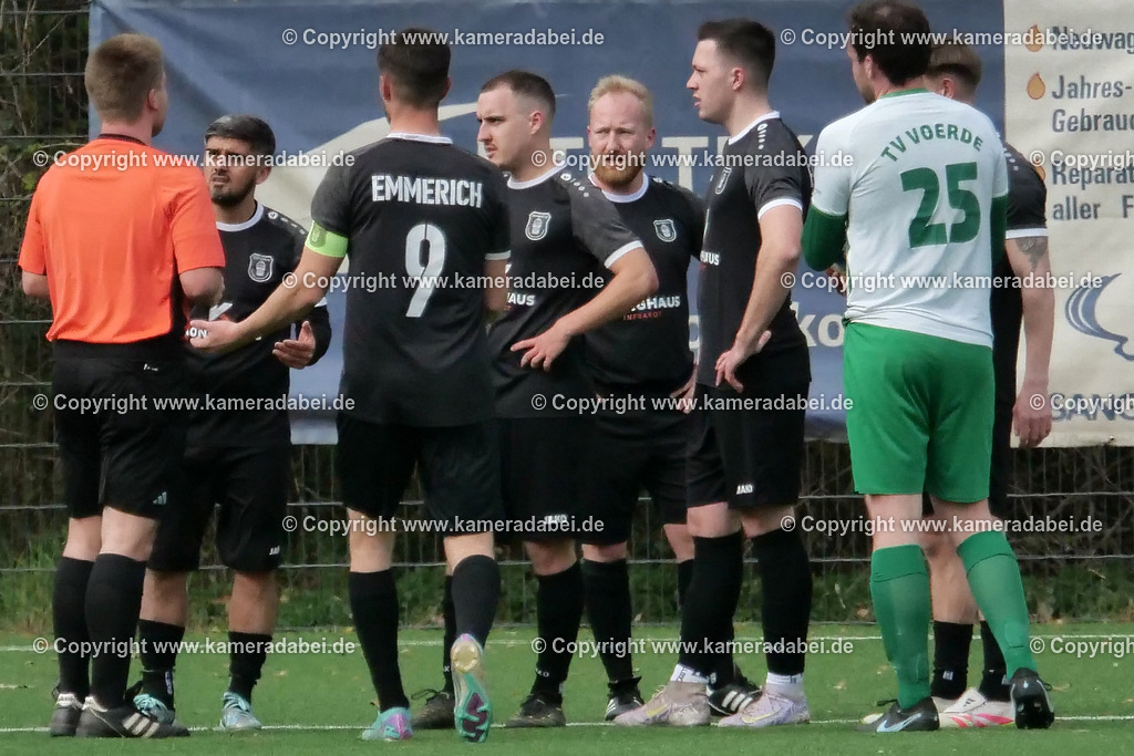 Fußball : Kreisliga A : TV Voerde - Rheingold Emmerich am 29.03.2026  in Voerde. | Fußball : Kreisliga A : TV Voerde - Rheingold Emmerich am 29.03.2026  in Voerde. - Realisiert mit Pictrs.com
