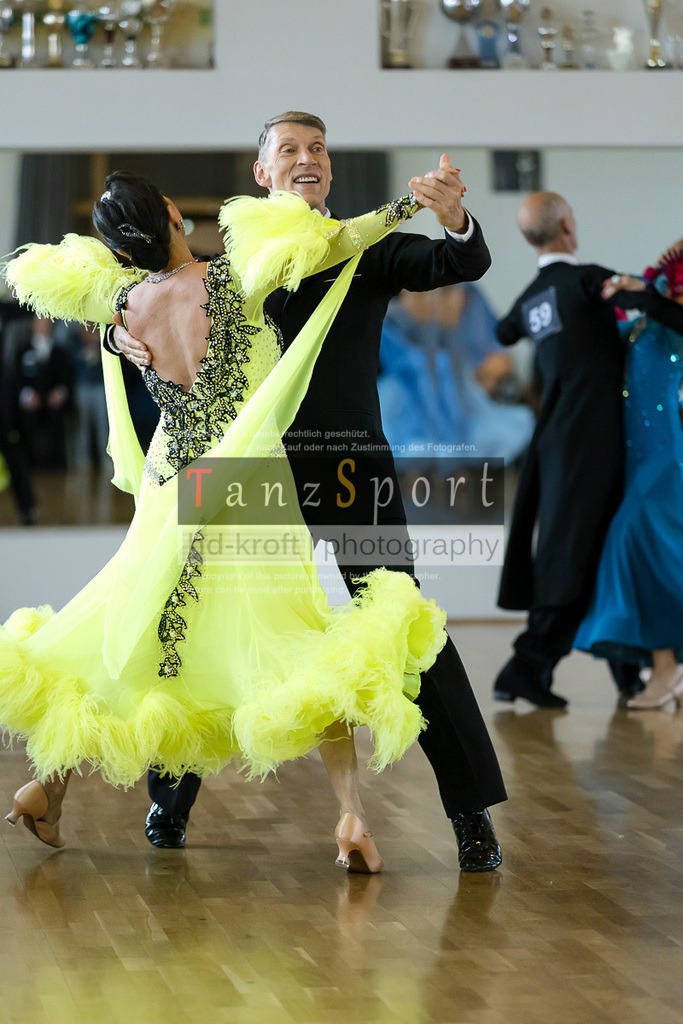 20240525_RL-Masters3-Std_5908 | Tanzsportbilder, Standardtanz, Lateintanz, WDSF, DTV, LTVB, dancecomp, goc, hessen tanzt, blaues band der spree, walzer, tango, wiener walzer, slowfox, quickstepp, samba, rumba, cha-cha-cha, paso doble. jive, hd-kroft photography, turniertanzsport