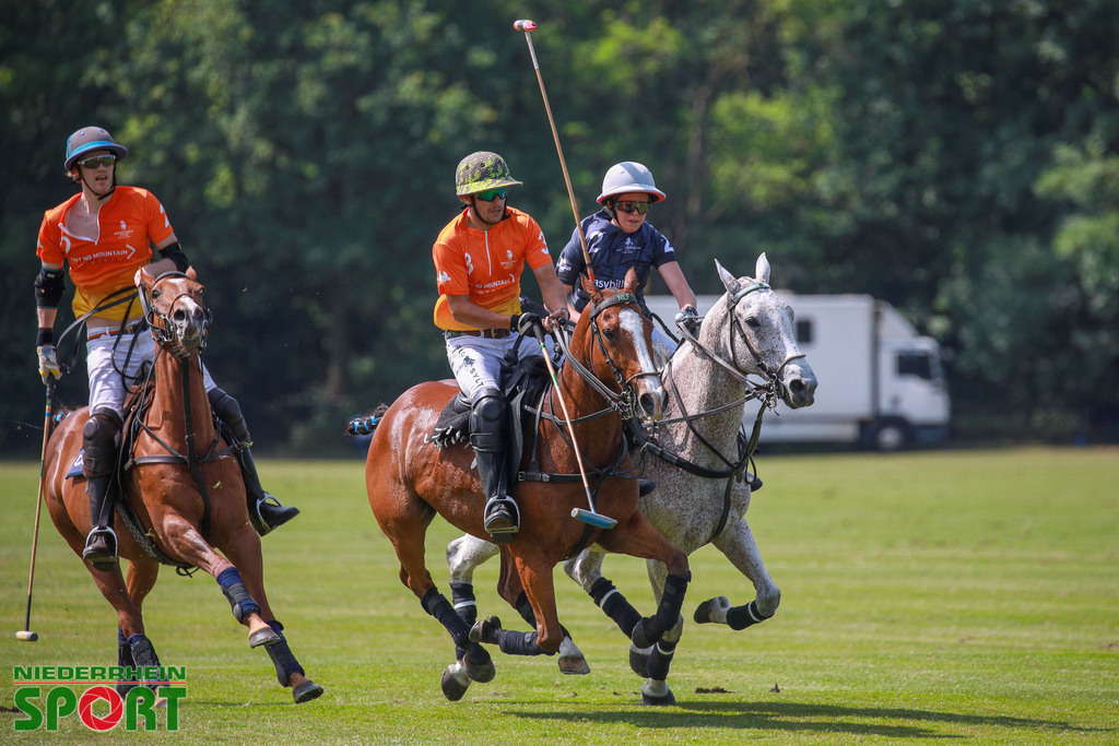 Polo_Willich_070623_044 | Bildergalerie von Sport-Ereignissen aber auch von weiteren spannenden Dingen - nicht nur vom Niederrhein. In Anlehnung an den bekannten Spruch von Hanns Dieter Hüsch heißt das Motto: "Niederrhein ist überall".  - Realisiert mit Pictrs.com