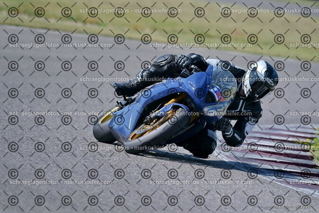 26BT02-0325 | markuskiefer.com - Realisiert mit Pictrs.com
