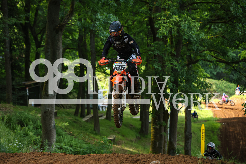 5E6A3546 | 989 MEDIAWORK