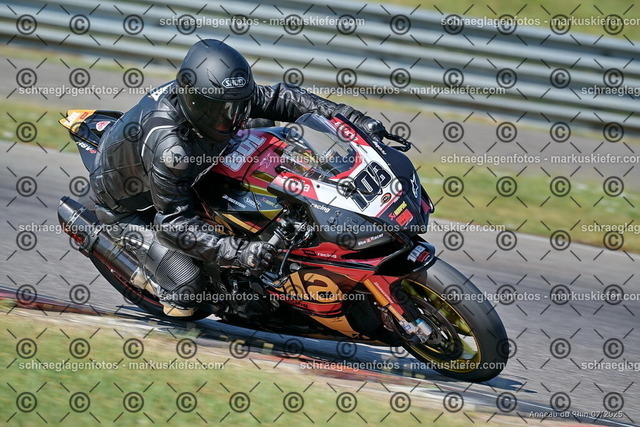 25bt04-0062 | markuskiefer.com - Realisiert mit Pictrs.com