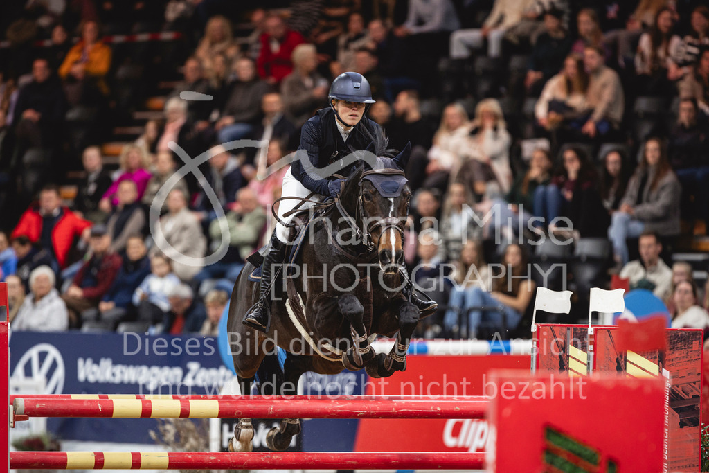 241102_Oldenburg_FinaleWaldbach-108 | Deine schönsten Turniermomente als professionelle Fotos! Entdecke hochwertige Pferdesport-Fotografie im Online-Shop. Jetzt Fotos finden & bestellen!