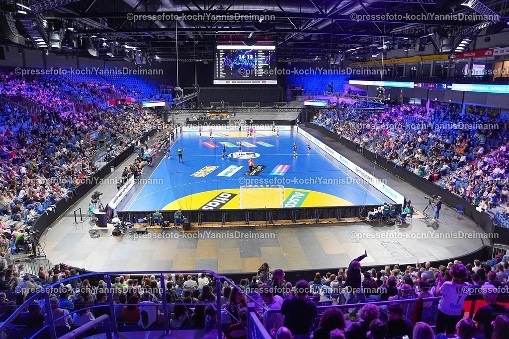 xydrx21092501073 | 21.09.2025, xydrx, Handball, Frauen Länderspiel, Deutschland - Niederlande, YAILA Arena: Übersichtsbild, feature,