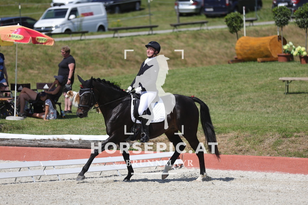 0P6A7337 | Willkommen bei Brunnmayr - Design & Fotografie – Ihrem Spezialisten für Reitturniere und Pferdeveranstaltungen in Oberösterreich, Salzburg und Bayern! Seit über 17 Jahren sind wir leidenschaftlich dabei.