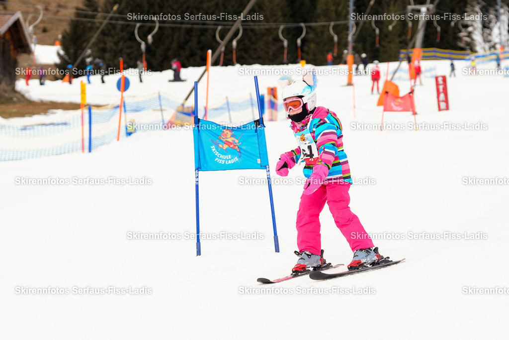 SRF_02.01.2026_0171 | Skirennfotos,Serfaus,Fiss,Ladis,Kinderskirennen,Winter,Tirol,Oberland,skirace,SFL,feelfree,weil wir's genießen,ski,Ski,skifahren,Sonnenplateau, - Realisiert mit Pictrs.com