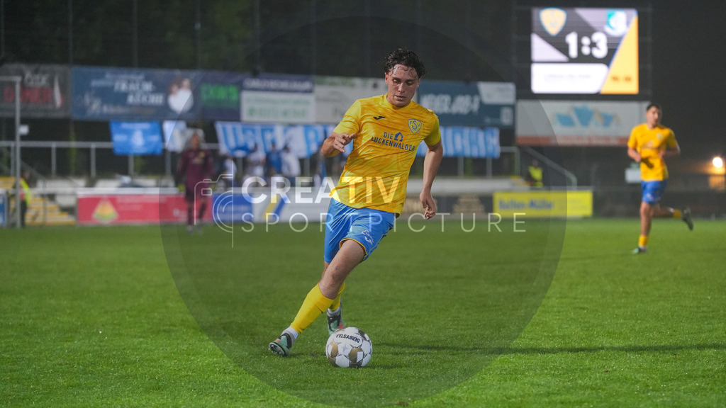 Fußball, Herren, Saison 2025/2026, Regionalliga Nordost, 6. Spieltag, FSV 63 Luckenwalde vs. VSG Altglienicke, Freitag 28.08.2025, Werner-Seelenbinder-Stadion Luckenwalde | Fußball, Herren, Saison 2025/2026, Regionalliga Nordost, 6. Spieltag, FSV 63 Luckenwalde vs. VSG Altglienicke, Freitag 28.08.2025, Werner-Seelenbinder-Stadion Luckenwalde, Im Bild: Max Hathaway (Luckenwalde) - Realisiert mit Pictrs.com