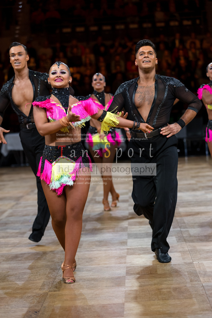 20241109_DM-Formationen_Vorrunde_1832 | Tanzsportbilder, Standardtanz, Lateintanz, WDSF, DTV, LTVB, dancecomp, goc, hessen tanzt, blaues band der spree, walzer, tango, wiener walzer, slowfox, quickstepp, samba, rumba, cha-cha-cha, paso doble. jive, hd-kroft photography, turniertanzsport