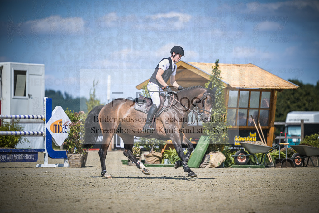 DOS_4270 | Entdecke hochwertige Reitturnierfotos von Foto Oger. Professionell, emotional und authentisch – jetzt Lieblingsmomente im Shop bestellen.Deutschlandweite Turnierfotografie. - Realisiert mit Pictrs.com