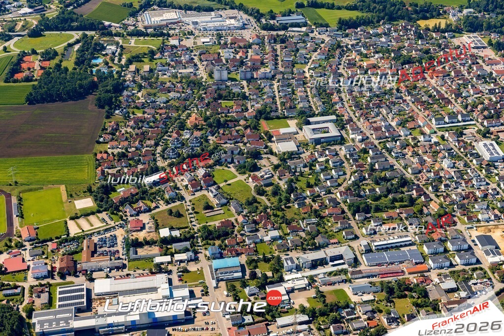 Luftaufnahme der Stadt Abensberg - Die Luftaufnahme wurde 2025 vom UL-Flugzeug heraus erstellt ( keine Drohne ) - Hochauflösende Luftaufnahme - für professionelle Ausdrucke geeignet. Die Geschenkidee !Mit Lizenz und Bildrechte bestellbar