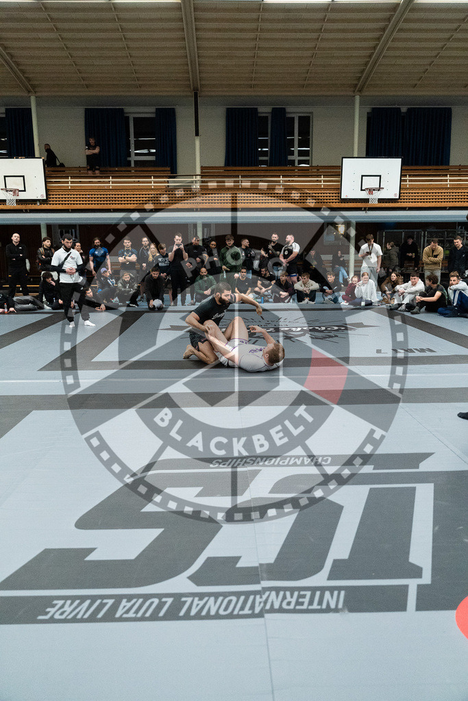 20251129PBB9213 | Fighters compete during the luta livre competition ILLCS XI winter edition on November 29, 2025 in Hannover, Germany.