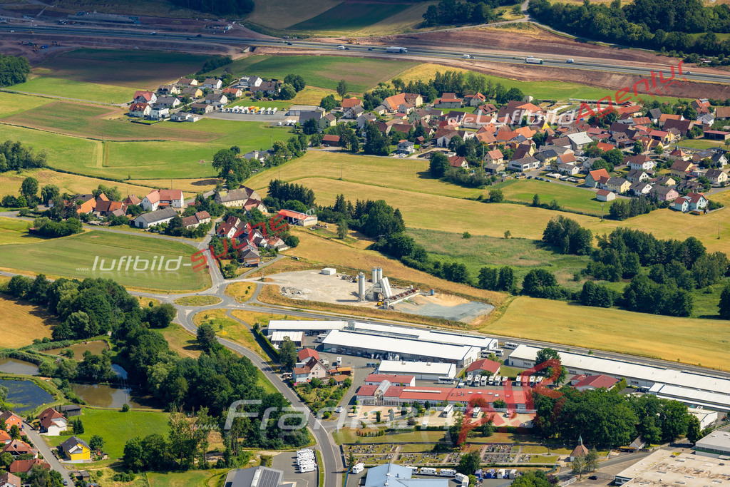 Das Luftbild zeigt : Aschbach Schlüsselfeld - Die Luftaufnahme wurde 2023 vom UL-Flugzeug aus erstellt ( keine Drohne ) - Hochauflösende Luftaufnahme - Für grossformatige Ausdrucke geeignet. Die Geschenkidee !Mit Lizenz und Bildrechte bestellbar