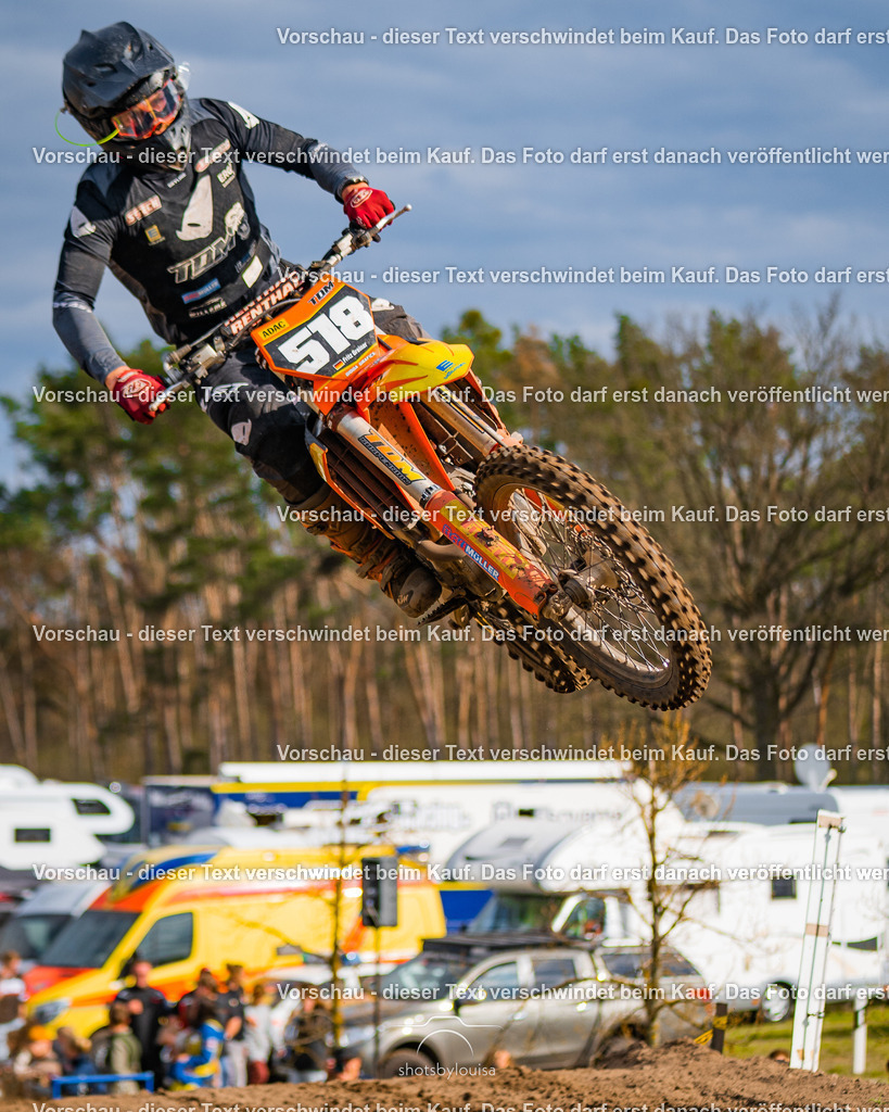 04_13_Bensdorf_MX1-3914 | Sportfotografin aus Berlin-Brandenburg mit Fokus auf Motocross. Ich halte deine sportliche Leistung und echte Emotionen auf und neben der Strecke professionell fest. Entdecke die Fotos von deinem Rennen und bestelle sie direkt hier im Shop.