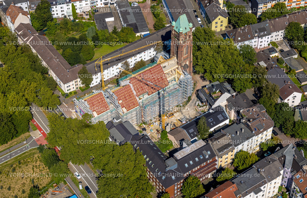 Bochum240816722 | Luftbild, Antonius Quartier Bochum Wohnprojekt in der ehemaligen Sankt Antonius Kirche, Baugerüst für Neubau Sanierung und Renovierung, Kruppwerke, Bochum, Ruhrgebiet, Nordrhein-Westfalen, Deutschland