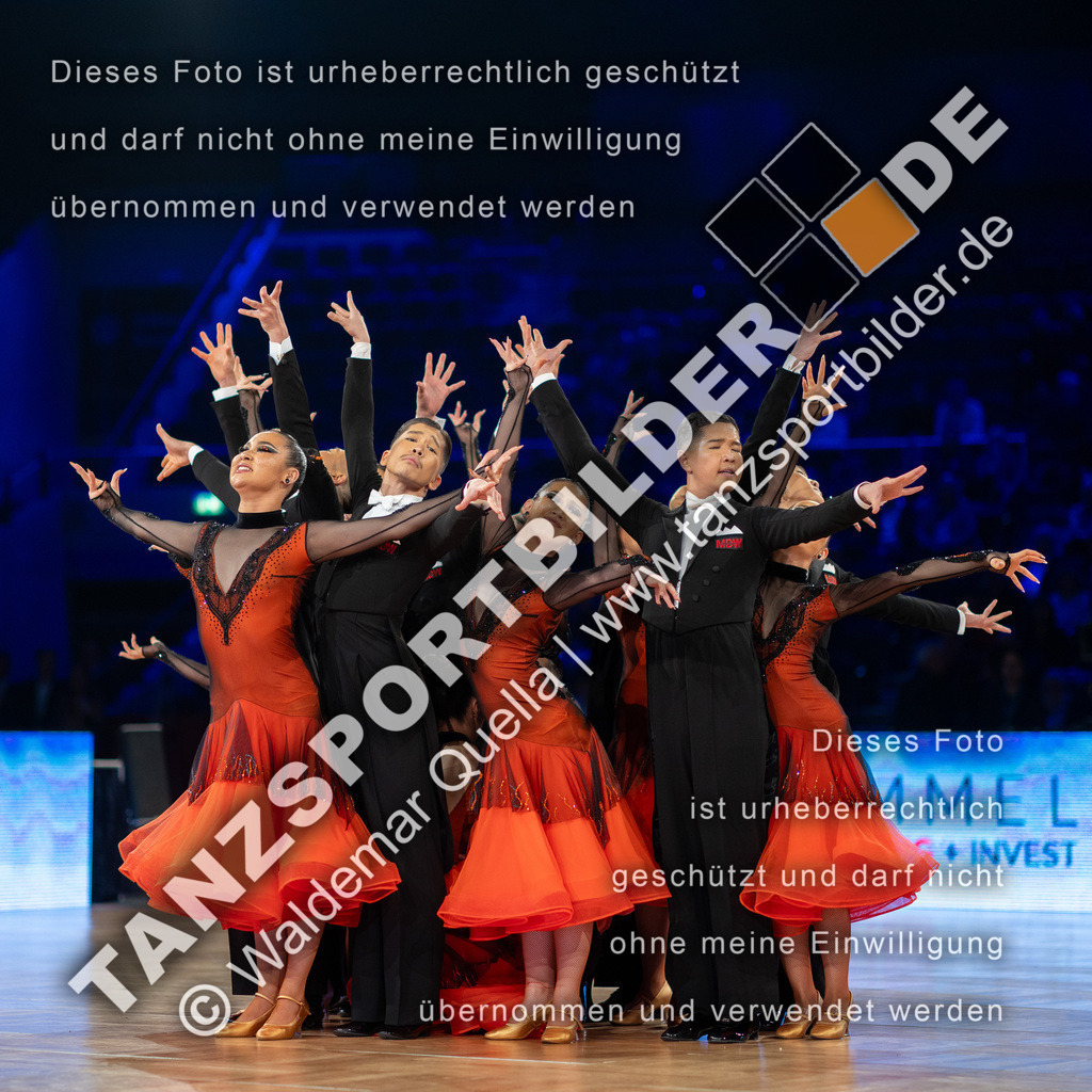 20251206-05292 | Hier finden Sie Tanz Bilder vom Latein und Standard Formationen tanzen. Sportbilder vom Tanzsport. Schöne Fotos und von Weltmeisterschaft, Europameisterschaft, Bundesliga, Regionalliga, Oberliga und Landesliga sowie von GOC Stuttgart, DanceComp, WM Bremen