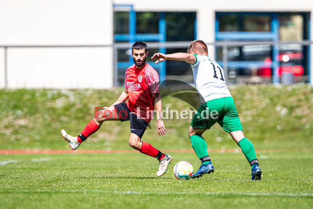 TSV Peißenberg vs Lenggrieser SC | Abstiegs Qualifikationsrunde Kreisliga Gruppe C, TSV Peißenberg vs Lenggrieser SC, 20240504,
Block von Dennis MULAJ (TSVP 8),
2024-05-04 in Peißenberg (Sportplatz Peißenberg)
Dennis MULAJ (TSVP 8), Michael SCHNADERBECK (LSC 11)
Copyright: WolfgangxLindner www.foto-lindner.de