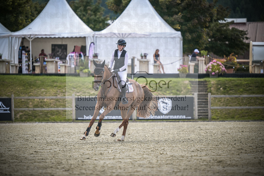 DOS_6904 | Entdecke hochwertige Reitturnierfotos von Foto Oger. Professionell, emotional und authentisch – jetzt Lieblingsmomente im Shop bestellen.Deutschlandweite Turnierfotografie. - Realisiert mit Pictrs.com