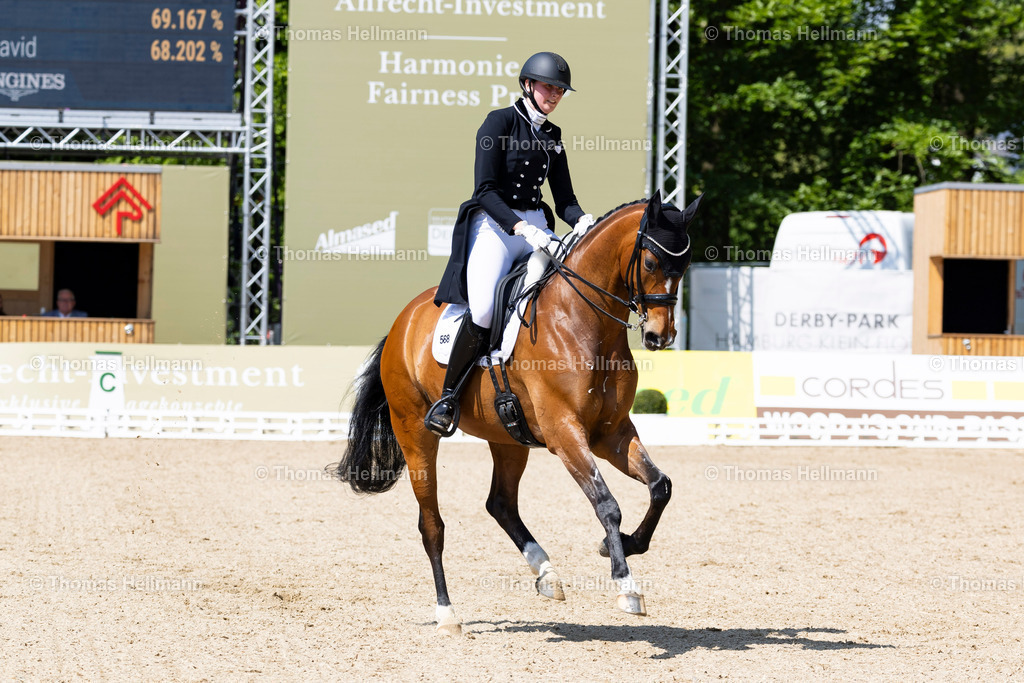 TH_568-NICOLAYSEN Cara (GER)_ Sun of my heart_17980 | Deutsches Spring- und Dressur-Derby 2024 am 10.05.24 in Hamburg, 568NICOLAYSEN Cara (GER), Sun of my heart