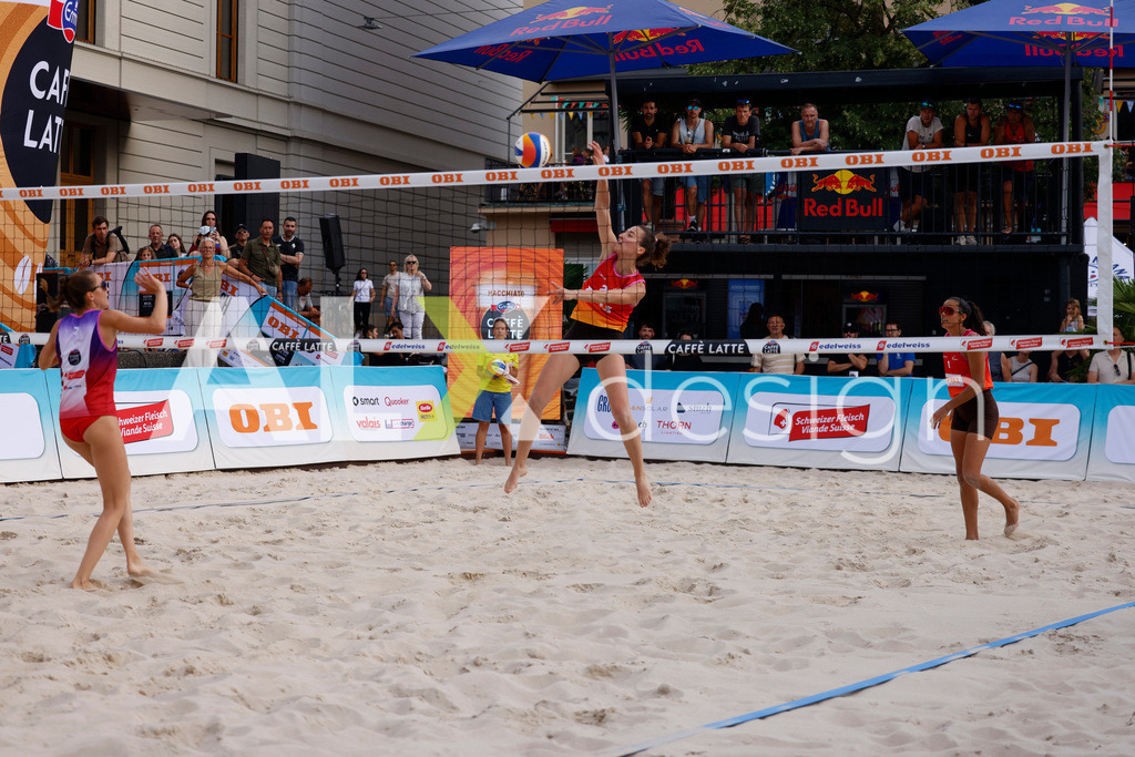 Obi BeachTour 2026 - Basel | BASEL, SWITZERLAND - JULY 18: ANNA LUTZ (SUI) during the Obi BeachTour 2026 match between ZOBRIST / LUTZ (SUI) and FLÜCKIGER / DEMIERRE (SUI) at Barfüsserplatz on July 18, 2026 in Basel, Switzerland. - Realisiert mit Pictrs.com