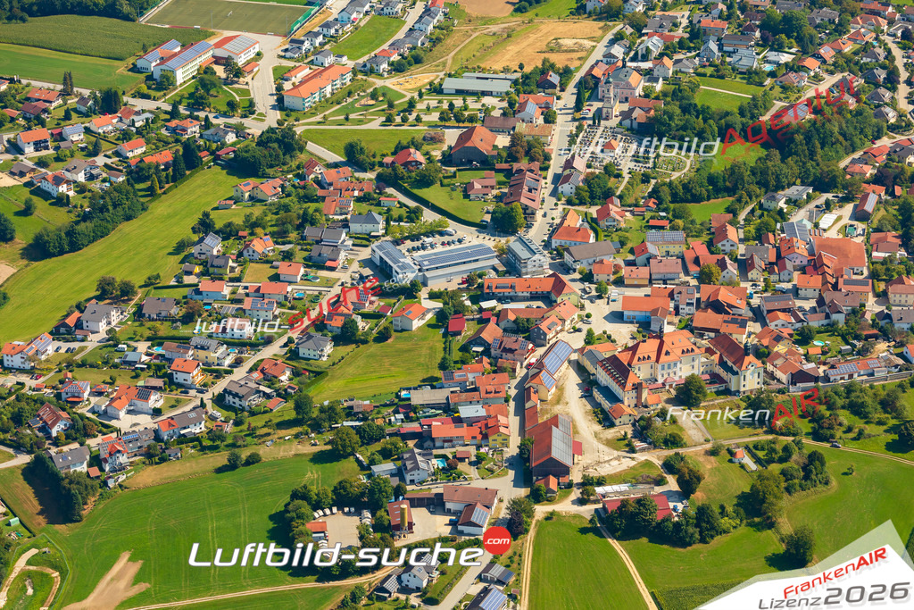 Luftaufnahme von Thyrnau - Die Luftaufnahme wurde 2025 vom UL-Flugzeug heraus erstellt ( keine Drohne ) - Hochauflösende Luftaufnahme - für professionelle Ausdrucke geeignet. Die Geschenkidee !Mit Lizenz und Bildrechte bestellbar