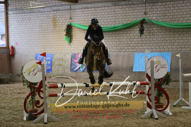 IMG_0881 | Deine Turnierfotos vom Reitturnier online kaufen: Dressur, Springen & Siegerehrung. Professionelle Pferdefotografie aus dem Rheinland – als Download & Print.Alternative: Turnierfotograf für den Pferdesport: Finde deine Fotos von Dressur- und Springturnier
