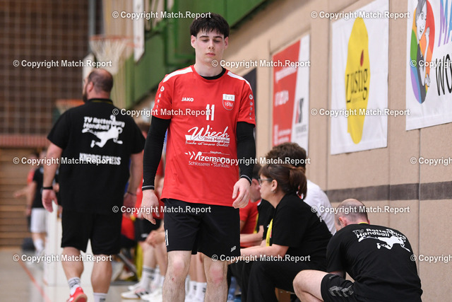 mls | Handball Bezirksliga Staffel 1 am 03.05.2026 in Schramberg-Sulgen (Kreissporthalle)SG Dunningen/Schramberg 2 - TV RottenburgElias Ulmer (Rottenburg) nachdenklichFOTO: ULMER Pressebildagentur / Moritz LissxxNOxMODELxRELEASExx