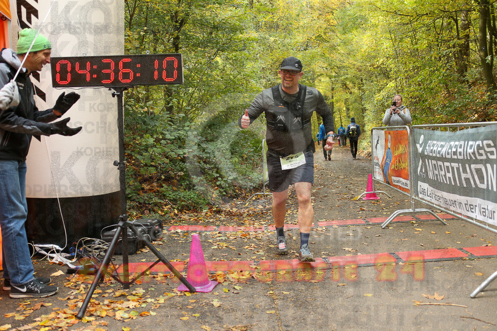 251026_1437_EX1_4187 | Sportfotografie im Rhein-Sieg Kreis, Köln, Bonn, NRW, Rheinland Pfalz, Hessen, etc. Unser Tätigkeitsfeld umfasst den Laufsport vom Volkslauf über den Marathon, Duathlon, Triathon bis zum Ultralauf wie Kölnpfad Ultra oder Schindertrail.