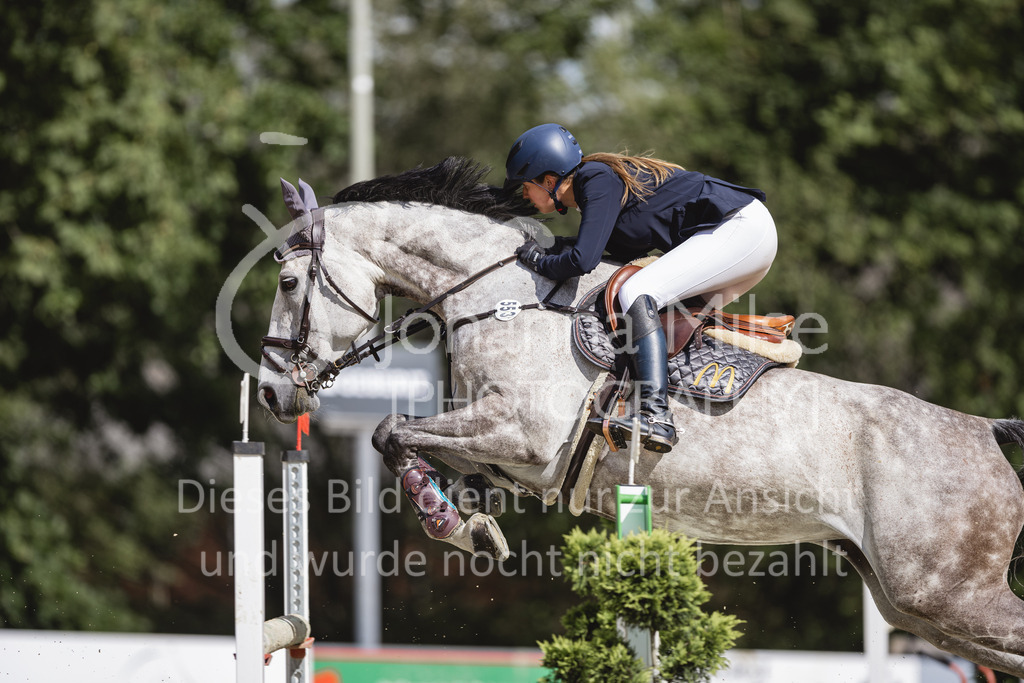 230826_Delbrueck_Youngster-M-544 | Deine schönsten Turniermomente als professionelle Fotos! Entdecke hochwertige Pferdesport-Fotografie im Online-Shop. Jetzt Fotos finden & bestellen!