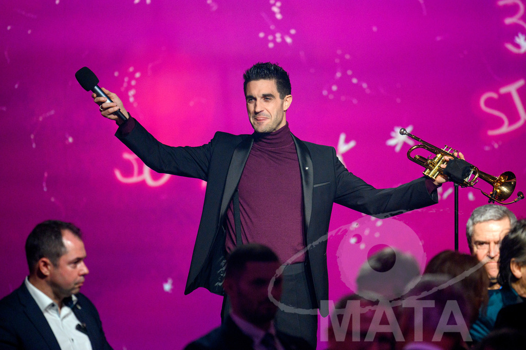 _DWA1364 | Dominik Glöbl bei '30 Jahre Sternstunden-Gala 2023' in der Frankenhalle. Nürnberg, 15.12.2023 - Realisiert mit Pictrs.com