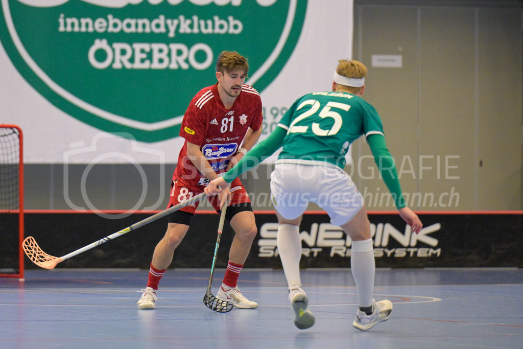 Lillan IBK vs Strängnäs IBK - 17. März 2024 | Lillan IBK vs Strängnäs IBK
Idrottshuset Örebro, Arenahallen, Örebro
Tim Aeschimann (#81 Strängnäs IBK) against Aron Ohlsson (#25 Lillan IBK).
Bild: Sportfotografie Markus Aeschimann | www.markus-aeschimann.ch - Realisiert mit Pictrs.com