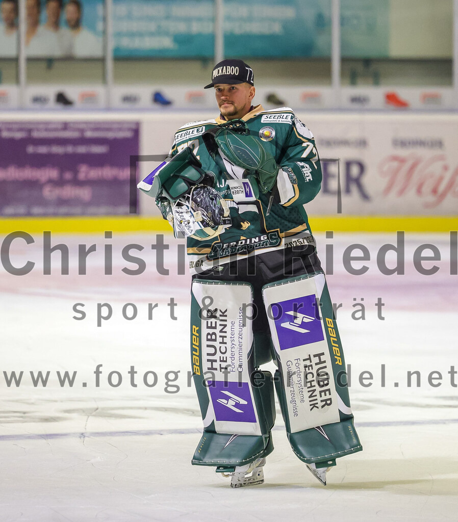 2025-08-22_175_TSV_Erding_gegen_EV_Fuessen | Erding, Deutschland, 22.08.2025:Eishockey, Oberliga Süd 2025 / 2026, Testspiel, TSV Erding gegen EV Füssen, Endergebnis: 1:4Torwart David Zabolotny (Erding Gladiators, #72)Foto: Christian Riedel / fotografie-riedel.net
