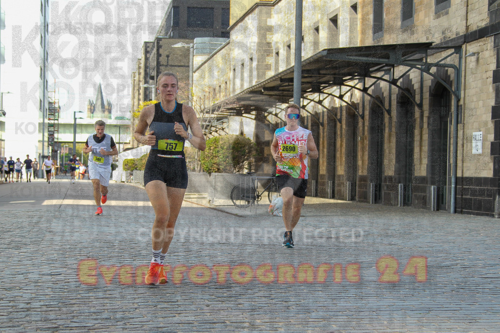 250920_1451_EV4_7313 | Sportfotografie im Rhein-Sieg Kreis, Köln, Bonn, NRW, Rheinland Pfalz, Hessen, etc. Unser Tätigkeitsfeld umfasst den Laufsport vom Volkslauf über den Marathon, Duathlon, Triathon bis zum Ultralauf wie Kölnpfad Ultra oder Schindertrail.