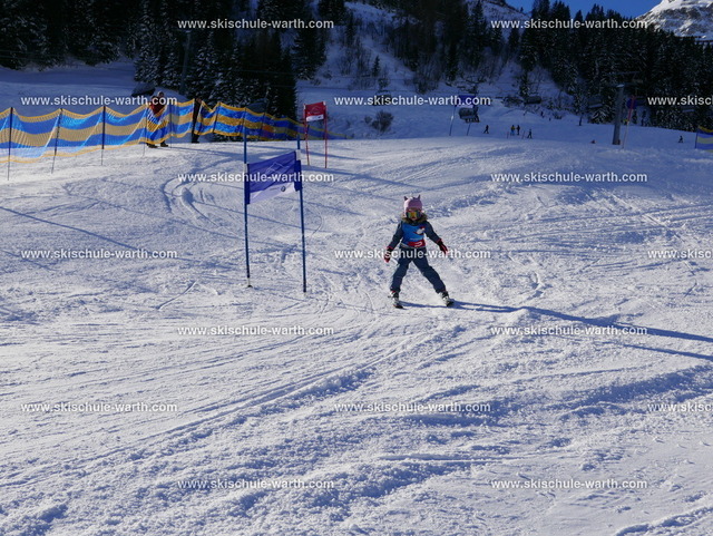 Olivia  (2) | Photos von der Skischule Warth - Realisiert mit Pictrs.com