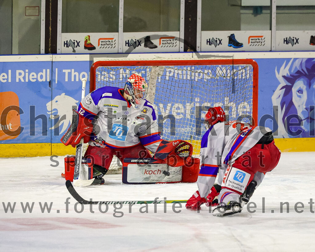 2025-11-30_091_TSV_Erding_gegen_EC_Peiting | Erding, Deutschland, 30.11.2025:Eishockey, Oberliga Süd 2025 / 2026, 22. Spieltag, TSV Erding gegen EC Peiting, Endergebnis: 5:1Torwart Andreas Magg (EC Peiting, #32)Foto: Christian Riedel / fotografie-riedel.net