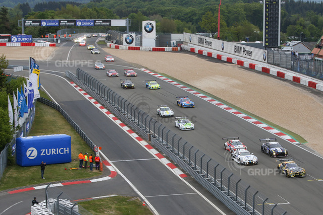 Motorsports / 24 Stunden Nürburgring 2015, Nürburgring-Nordschleife, GER | (53): Masahiko Kageyama, Hiroaki Ishiura, Kazuya Oshima, Takuto Iguchi - (21): Tobias Schulze, Michael Schulze, Florian Strauß, Jordan Tresson - (17): Felipe Fernández Laser, Michela Cerruti, John Edwards, Daniel Keilwitz - Realisiert mit Pictrs.com