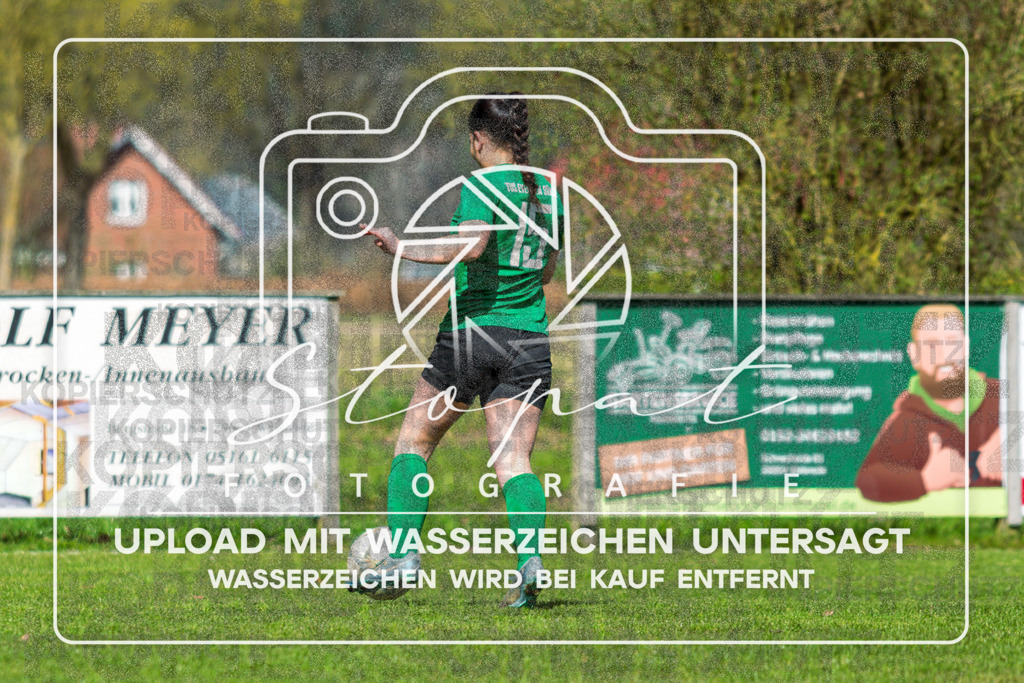 SGFTUS-1005 | Janine Bremer (TuS Eversen-Sulze #15) beim Damen Kreisliga HK/CE Spiel zwischen SG Fulde und TuS Eversen-Sulze im Fulder Zentralstadion, Fulde (Simon Paul Stopat) - Realisiert mit Pictrs.com