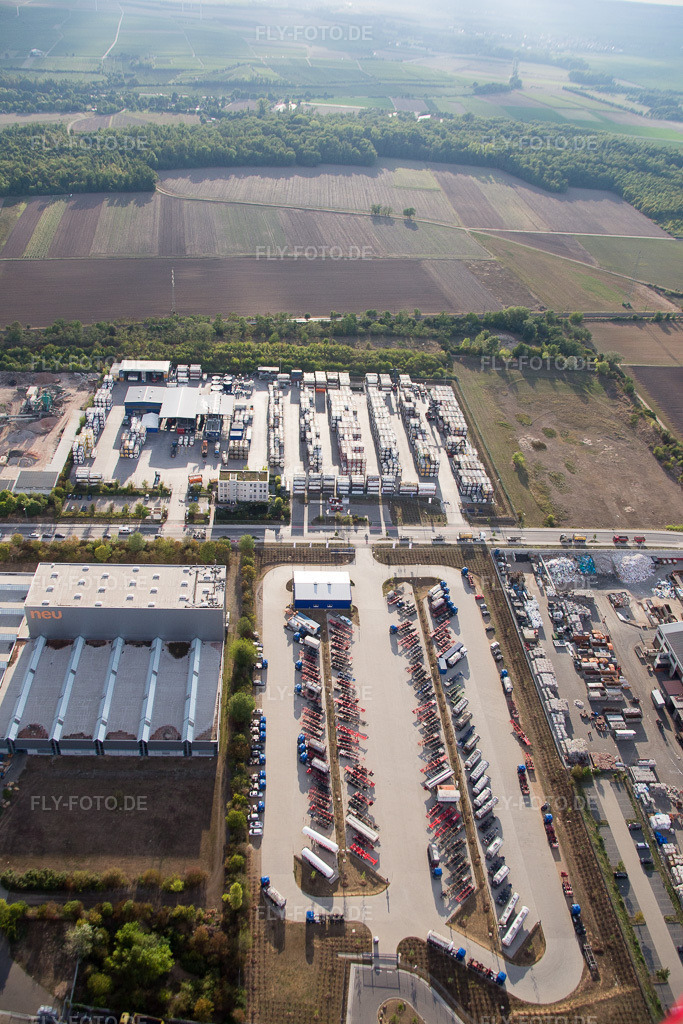 Luftbild: Worms, Industriegebiet Im Langgewan, Spedition Kube & Kubenz in Worms im Bundesland Rheinland-Pfalz in Deutschland. Foto: IMG_084345.jpg vom 02.09.2015 durch Werner Riehm/FLY-FOTO.de
