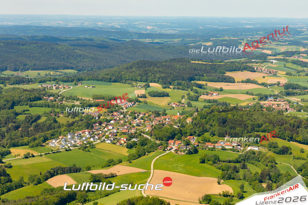 Das Luftbild zeigt :  Brennberg - Die Luftaufnahme wurde 2024 vom UL-Flugzeug aus erstellt ( keine Drohne ) - Hochauflösende Luftaufnahme - Für grossformatige Ausdrucke geeignet. Die Geschenkidee !Mit Lizenz und Bildrechte bestellbar