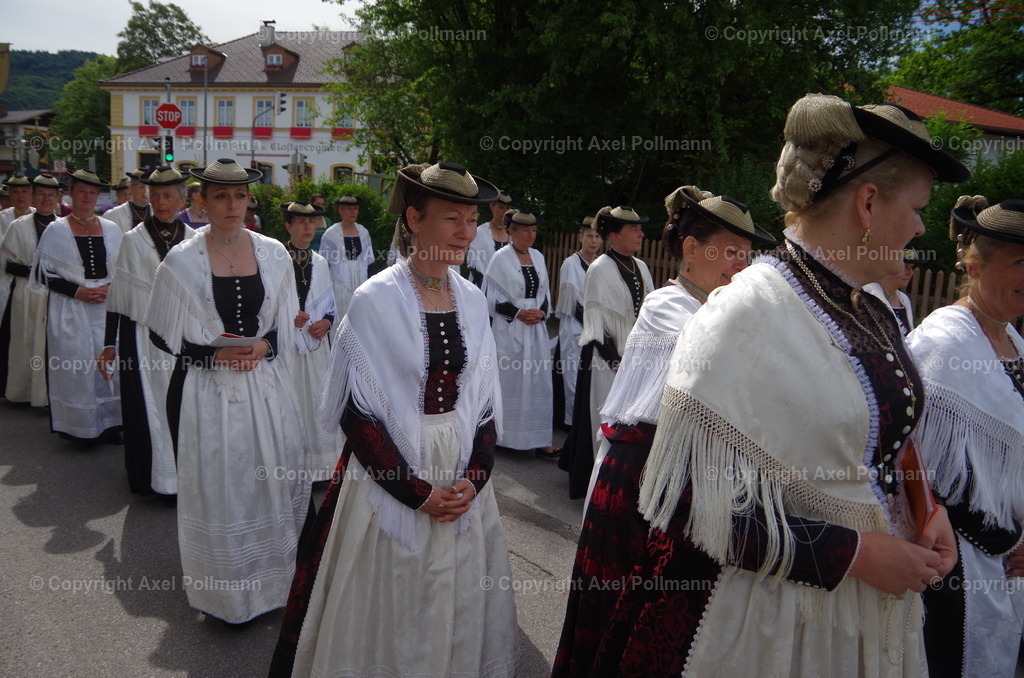 IMGP5486 | fotografiert von Axel PollmannLeonhardi Wallfahrt Benediktbeuern und Murnau, Fronleichnam, Fasching, Landschaft im Loisachtal und Benediktbeuern  - Realisiert mit Pictrs.com