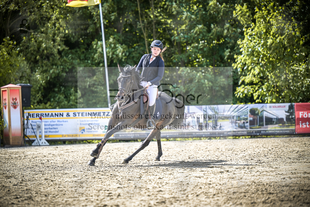 DOS_0689 | Entdecke hochwertige Reitturnierfotos von Foto Oger. Professionell, emotional und authentisch – jetzt Lieblingsmomente im Shop bestellen. - Realisiert mit Pictrs.com