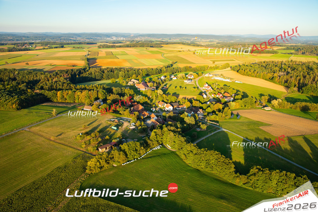 Das Luftbild zeigt : Welschenkahl Kasendorf - Die Luftaufnahme wurde 2023 vom UL-Flugzeug aus erstellt ( keine Drohne ) - Hochauflösende Luftaufnahme - Für grossformatige Ausdrucke geeignet. Die Geschenkidee !Mit Lizenz und Bildrechte bestellbar