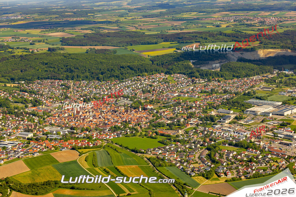 Das Luftbild zeigt :  Wemding - Die Luftaufnahme wurde 2024 vom UL-Flugzeug aus erstellt ( keine Drohne ) - Hochauflösende Luftaufnahme - Für grossformatige Ausdrucke geeignet. Die Geschenkidee !Mit Lizenz und Bildrechte bestellbar