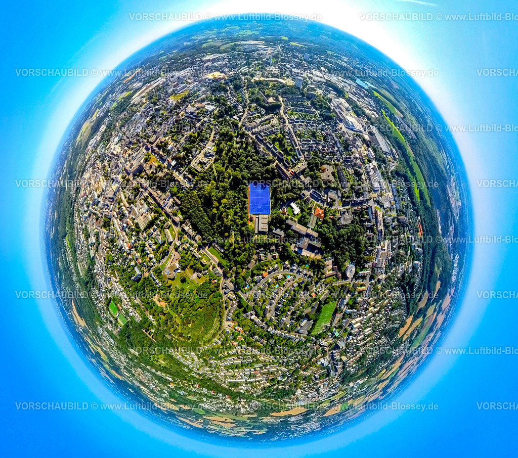 Velbert240890734SportplatzPoststrasse | Luftbild, Sportplatz Poststraße, blaues Feld Hockey Club Rot-Weiss 1922 e.V. Velbert Hockeystadion, Waldgebiet Offerbusch, Erdkugel, Fisheye Aufnahme, Fischaugen Aufnahme, 360 Grad Aufnahme, tiny world, little planet, fisheye Bild, , Velbert, Ruhrgebiet, Nordrhein-Westfalen, Deutschland