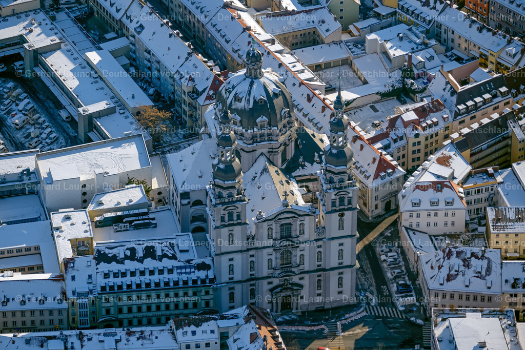 4043192 | Stift Haug wird die im Stadtteil Haug gelegene barocke Pfarrkirche St. Johannes in Würzburg bezeichnet, die dazugehörige Pfarrei als St. Johannes in Stift Haug. Die ehemalige Stiftskirche gehörte bis zur Säkularisation 1803 zum Kollegiatstift Haug, Winteraufnahme