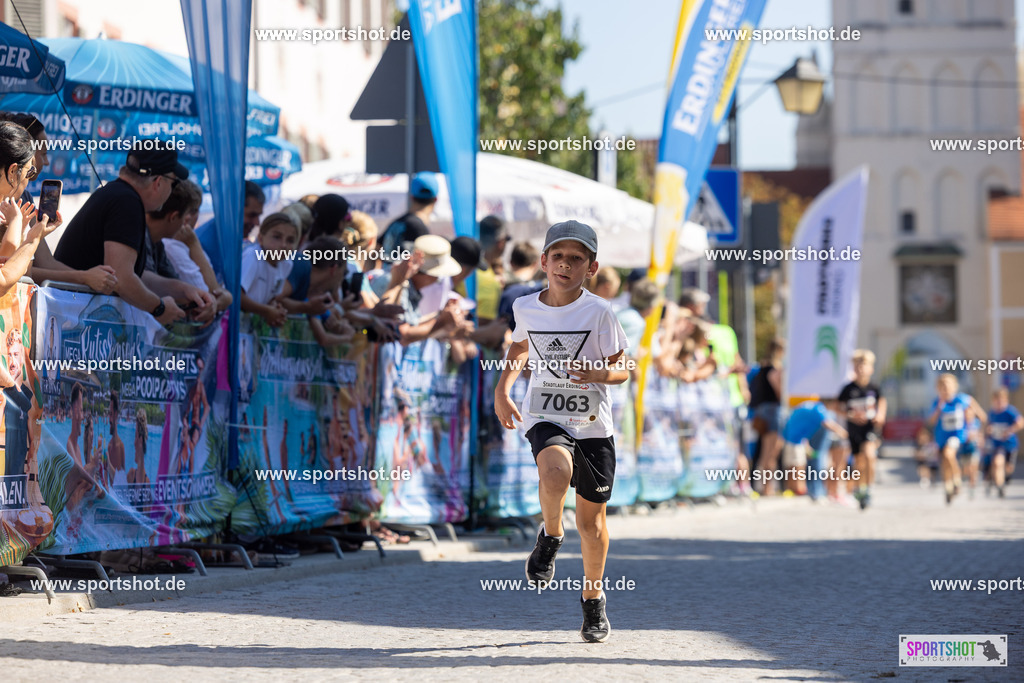 VJ__3145 | Stadtlauf Erding 2025 #stadtlauferding #erdingstadtlauf #stadtlauf_erding #laufmotivation #trisporterding #yourpictrs #sportshot_your_pictrs