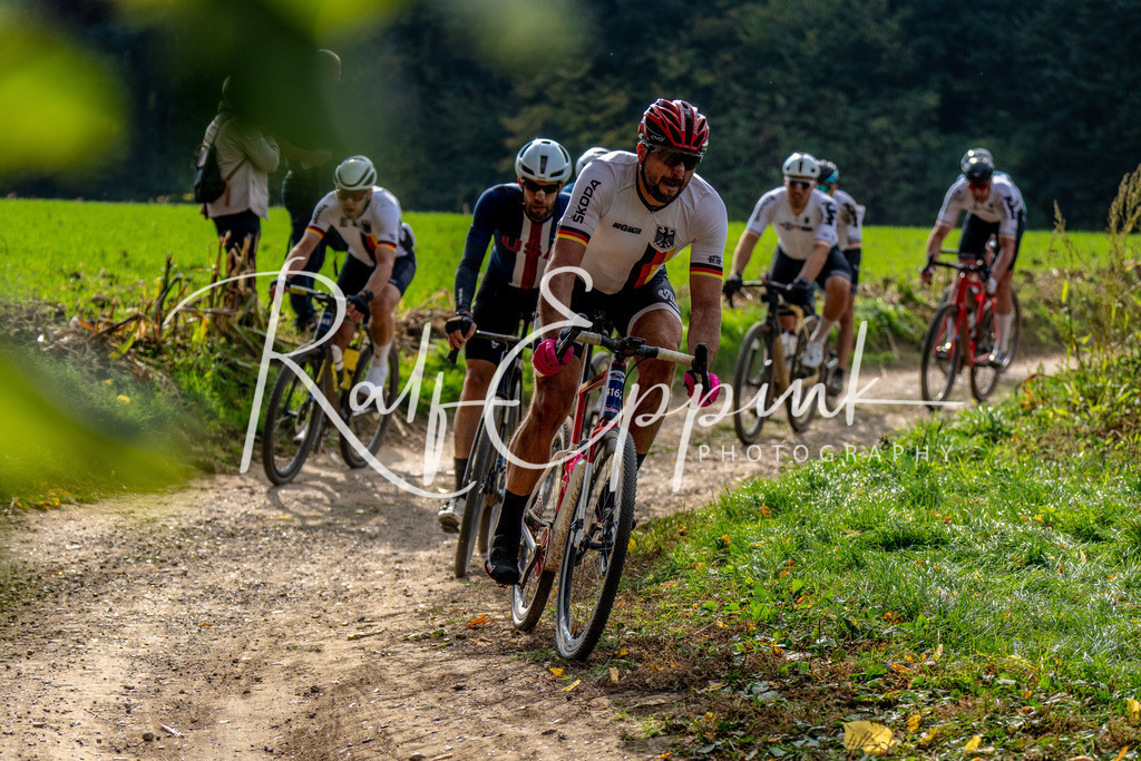 Ralf Eppink Photography 20251012_DSC05210 | Sportfotografie, Eventfotografie, Porträtfotografie, Radsport Fotograf, Triathlon Fotograf, Düsseldorf Fotograf, Köln Fotograf, Actionfotografie, Teamfotografie, Peoplefotografie, Business Portraits, Veranstaltungsfotografie, Reportagefotografie - Realisiert mit Pictrs.com