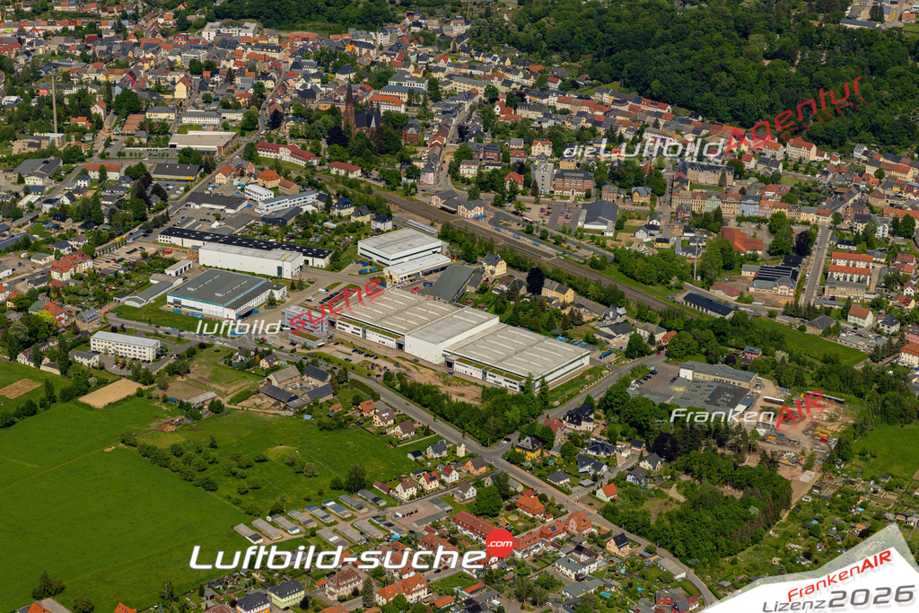 Das Luftbild der Stadt Hainichen wurde 2022 vom Flugzeug heraus erstellt (keine Drohnen-Aufnahmen) Aufnahmehöhe ca.450 Meter- hohe Bildauflösung und Druck-Qualität. Garantiert!